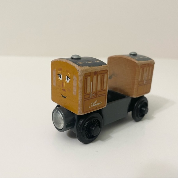 Thomas & Friends Wooden Annie Train - Picture 1 of 11